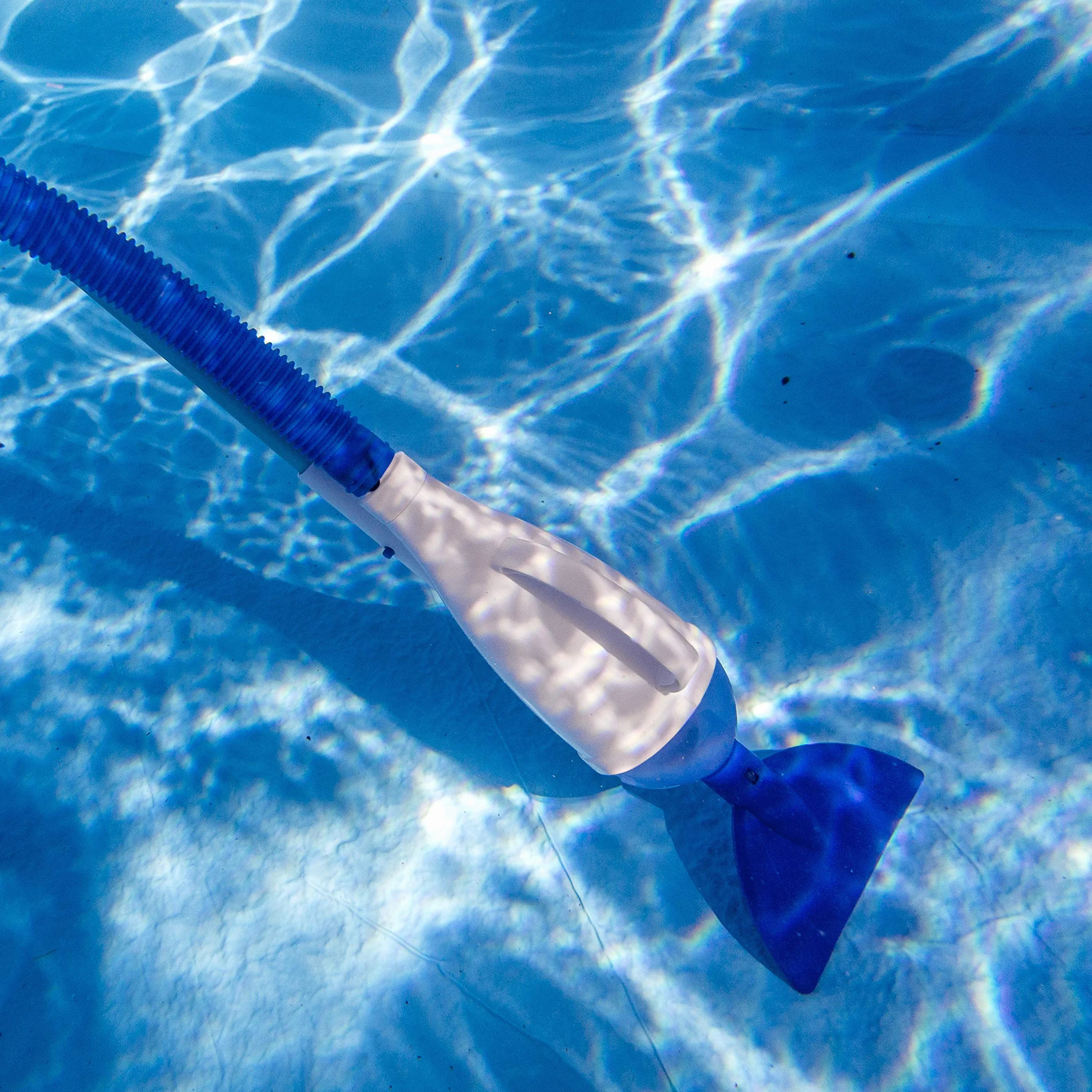 Gre 08011A - Limpiafondos de Aspiración de Piscina con Succión Manual 2m3/h “Little Vac”. para el Fondo de Piscinas Pequeñas y Medianas.