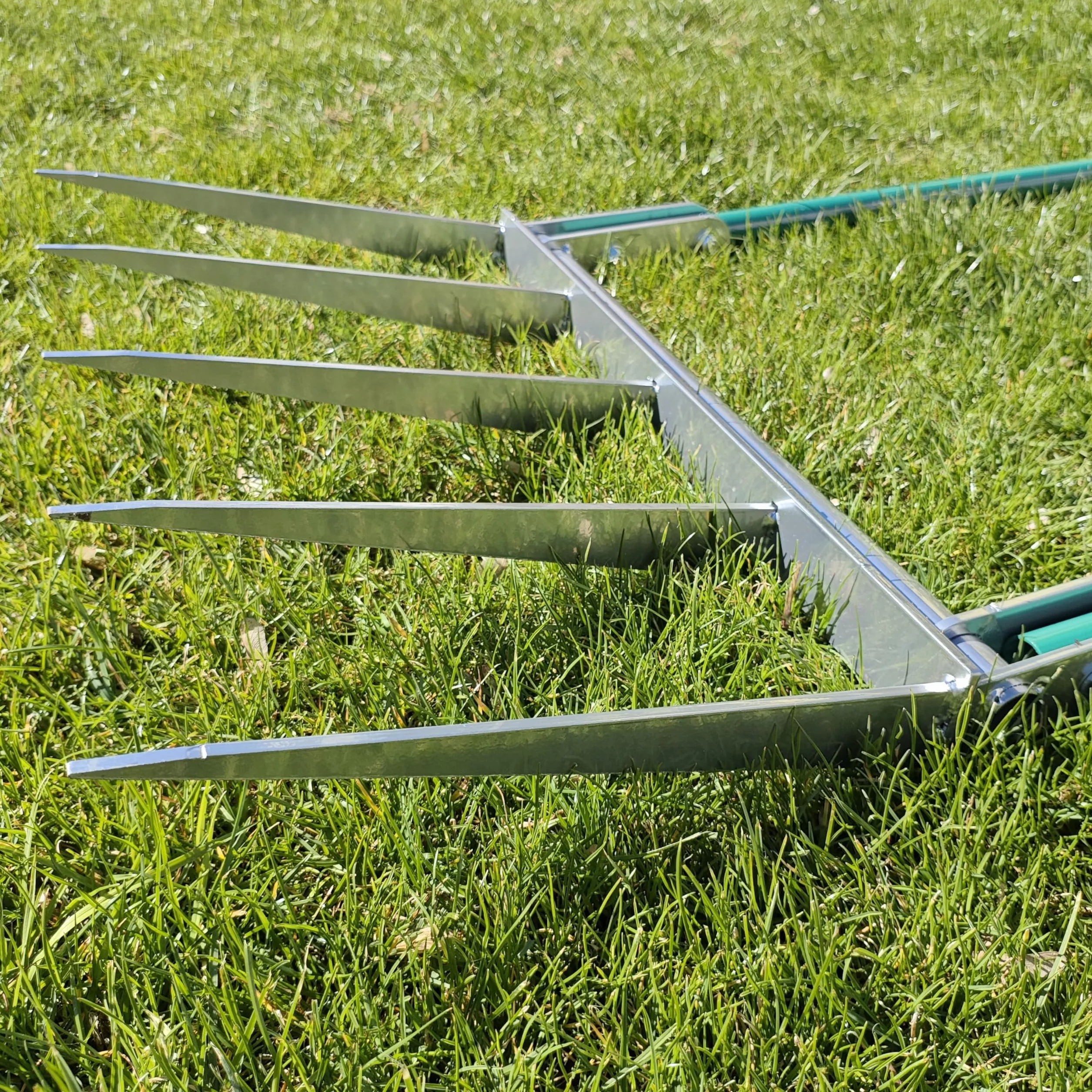 Broadfork Horquilla profesional para excavación – Ideal para aflojar y aeroespaciar profundamente – Ancho de trabajo 50 cm – Longitud de las púas 30 cm