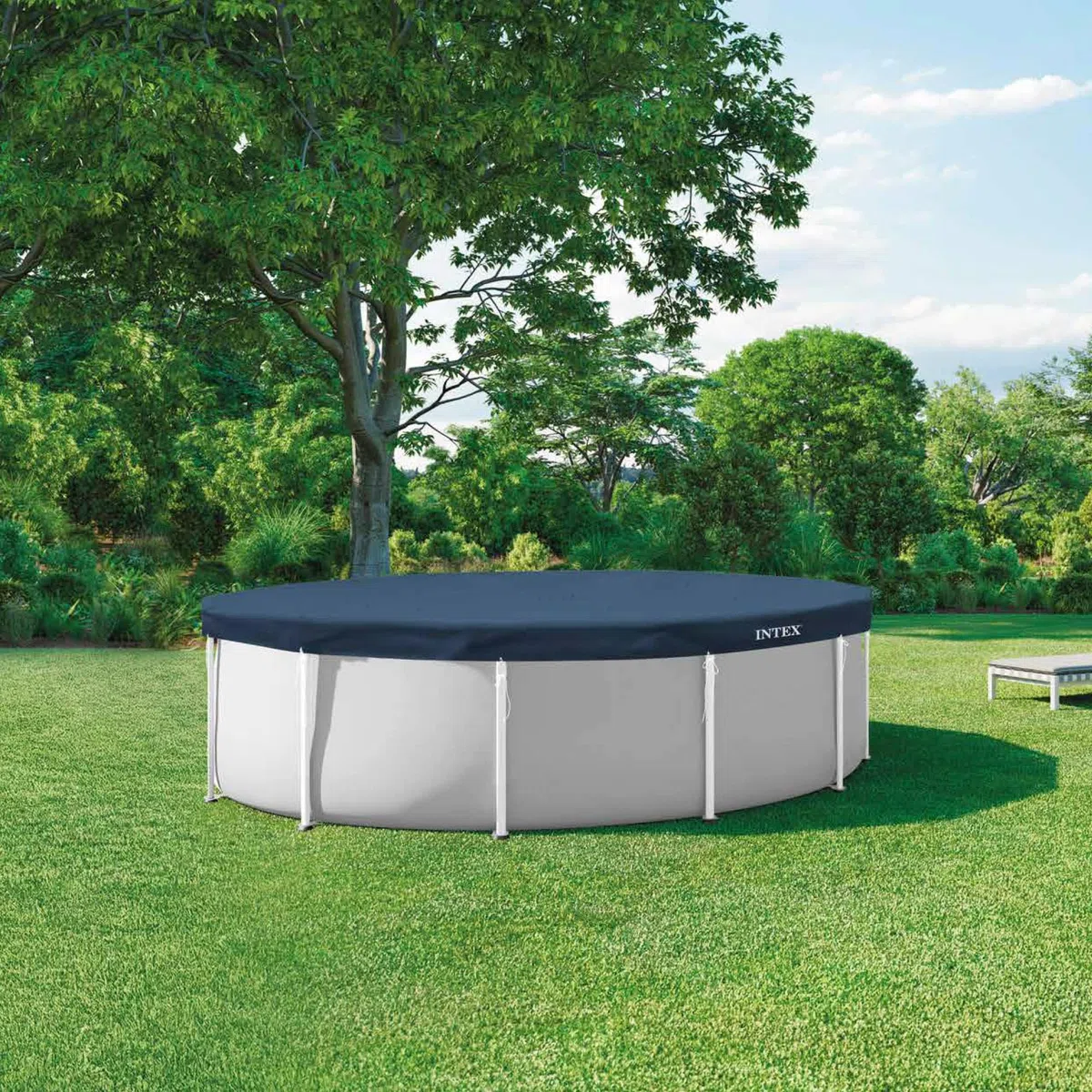 Intex Cobertor Piscina Redonda, Mide 3,66 Metros diámetro, Azul Oscuro, Incluye cordón de Agarre, Agujeros de Drenaje, Voladizo de 20 cm, Funda de Piscinas, Lona Circular Protectora (58013)