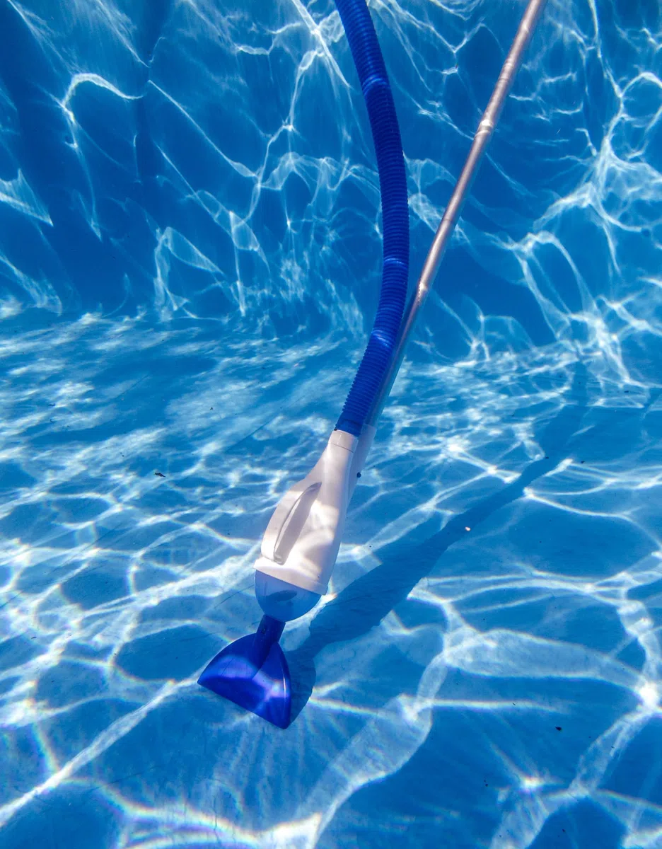 Gre 08011A - Limpiafondos de Aspiración de Piscina con Succión Manual 2m3/h “Little Vac”. para el Fondo de Piscinas Pequeñas y Medianas.
