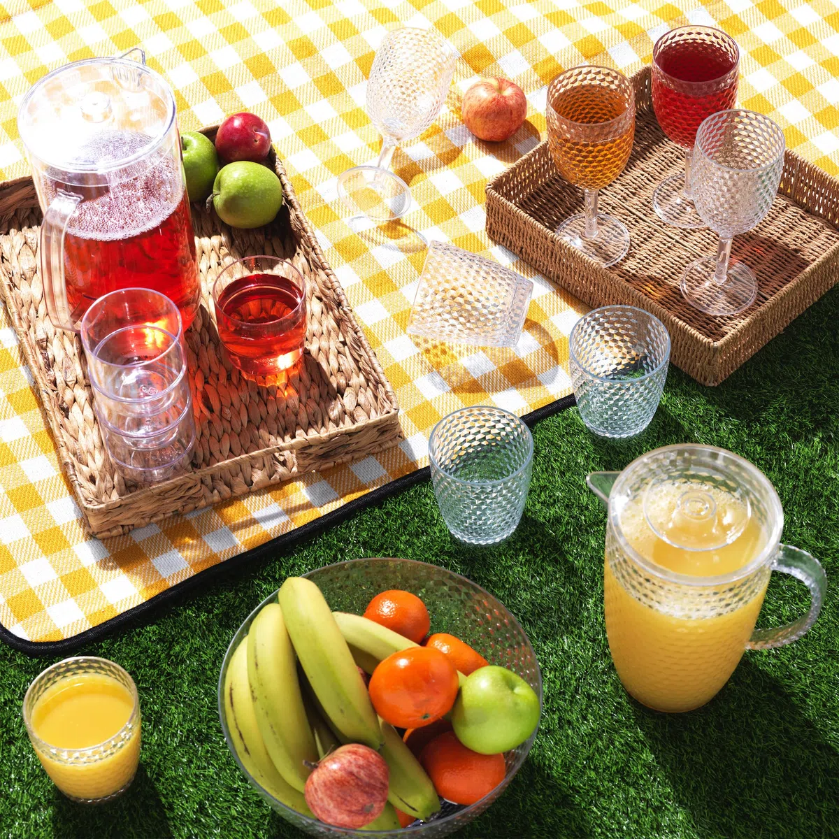 Cambridge COMBO-7985A Fete Serving Set - with Jug, Tumblers, Wine Glasses, and Bowl, Diamond Design, 10 Piece Set, BPA Free Plastic Cups for Outdoor Use, Parties, Holiday Homes & Camping, Clear