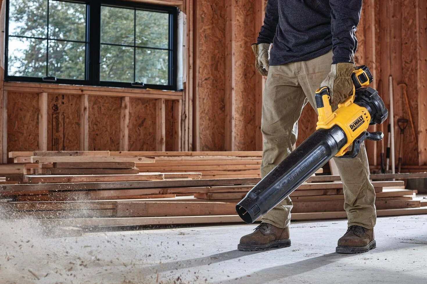 DEWALT DCMBL562P1-QW - Soplador axial sin escobillas XR 18V con 1 batería Li-Ion 5Ah