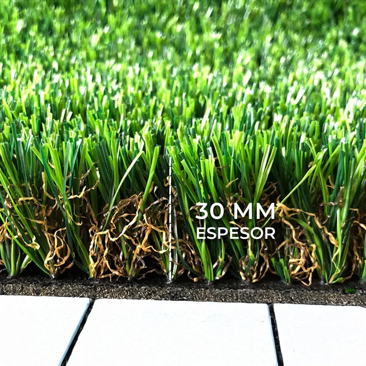 YOEVU - Césped Artificial Verde 1x5 Metros Altura 30mm, Realismo Natural, Resistente a Rayos UV y Clima, Fácil Instalación, sin Mantenimiento, Ideal para Jardines y Terrazas Exterior e Interior