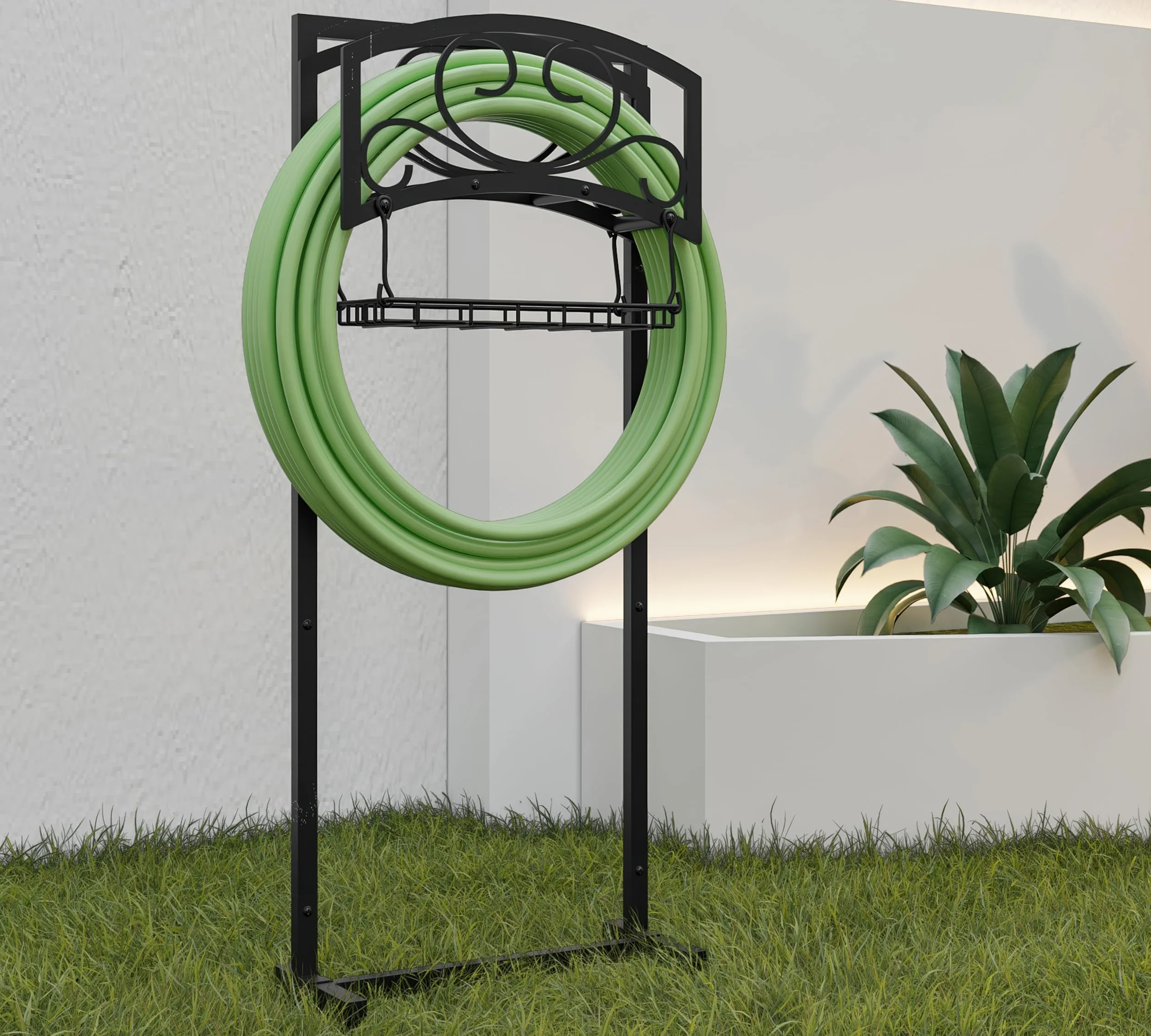 Kingson Soporte independiente para manguera de jardín con cesta de almacenamiento, acero recubierto de polvo negro resistente, sostiene manguera de 150 pies, diseño desmontable y portátil con