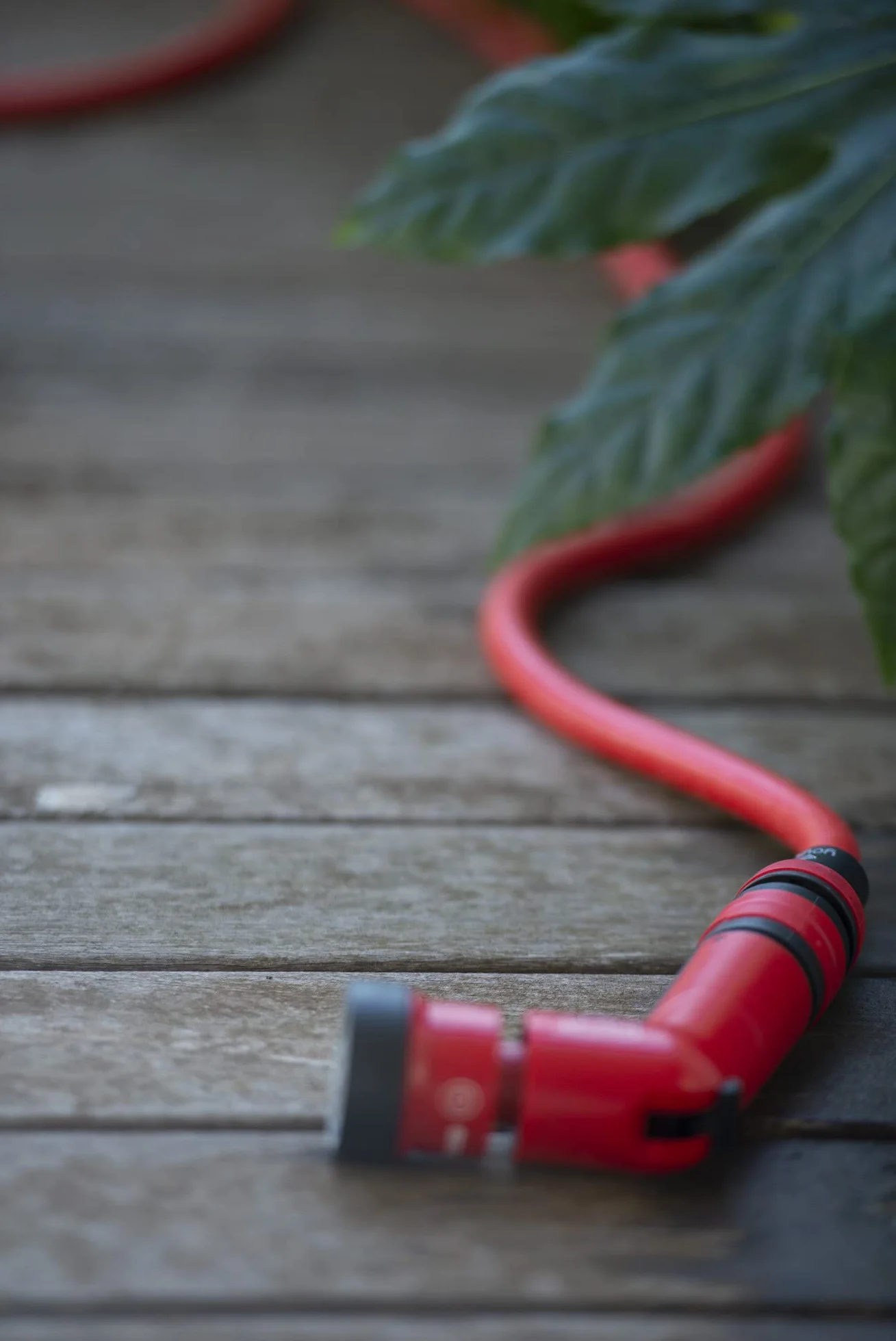 FITT YOYO 15 m, Manguera de Agua de Jardín Extensible para Riego con Pistola Multichorro, Rojo
