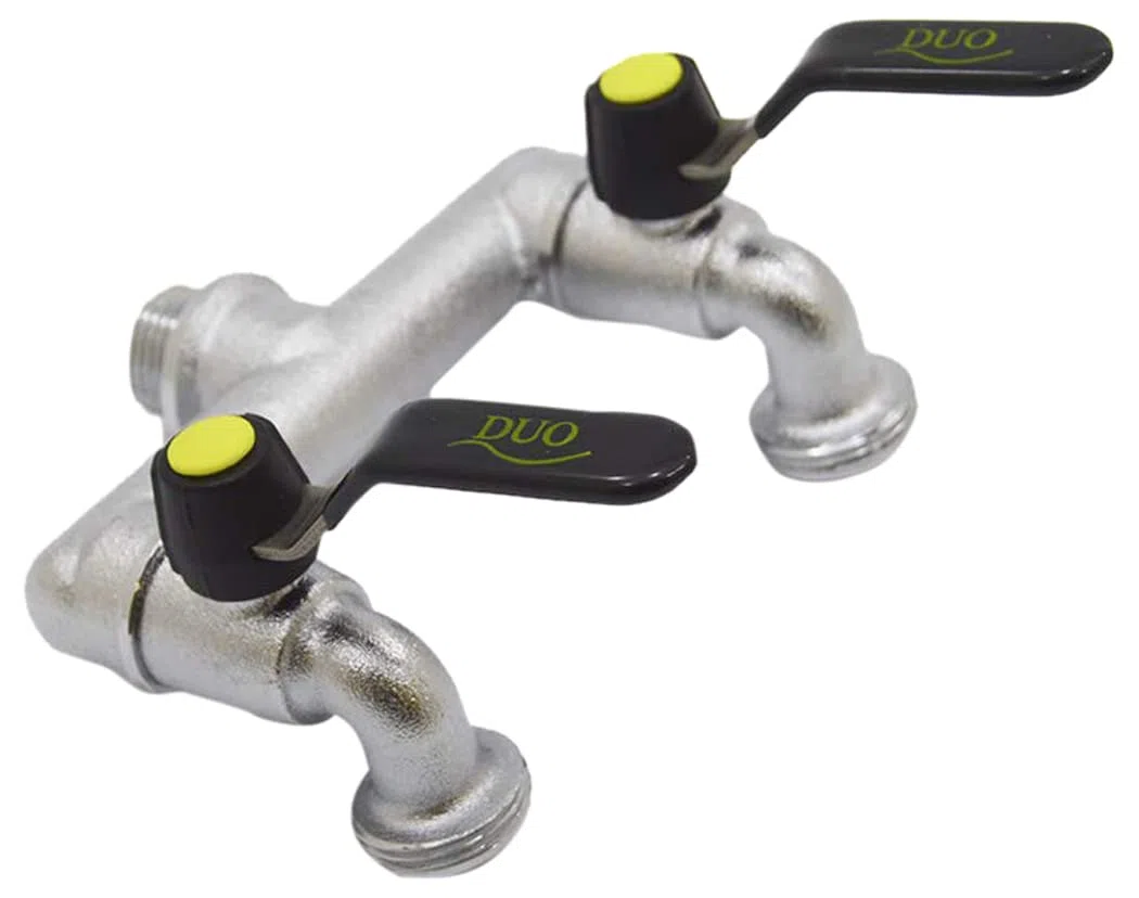 S&M 551482 - Grifo pared M 1/2", doble salida con llave 3/4"