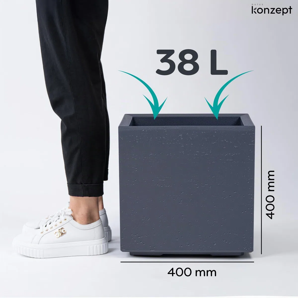 KONZEPT gran macizo de flores con ruedas 40x40x40 cm, para interior y exterior, cuadrado, antracita con aspecto de hormigón, de plástico, móvil – ideal para jardín, terraza, balcón y espacios